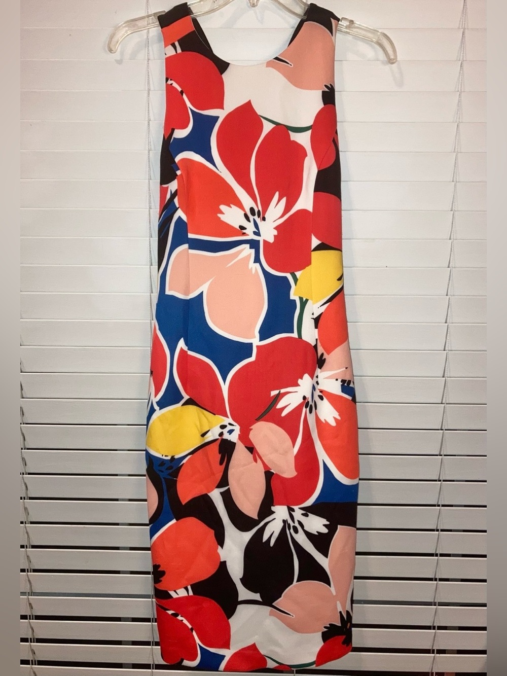 Donna Ricco Sleeveless Multi-Colored Floral Lined Scoop Neck Sheath Dress Size 4